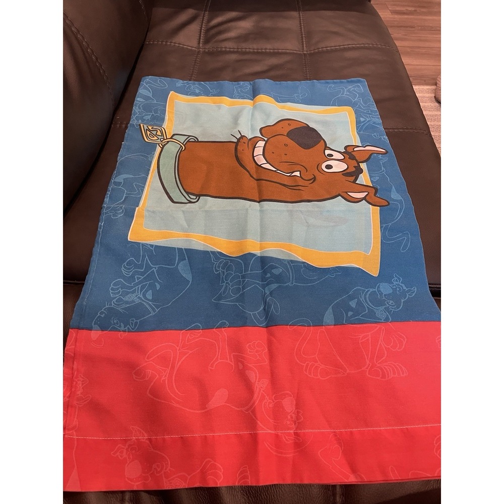 Scooby Doo Pillowcase Dan River Standard Size Red & Blue Design EUC